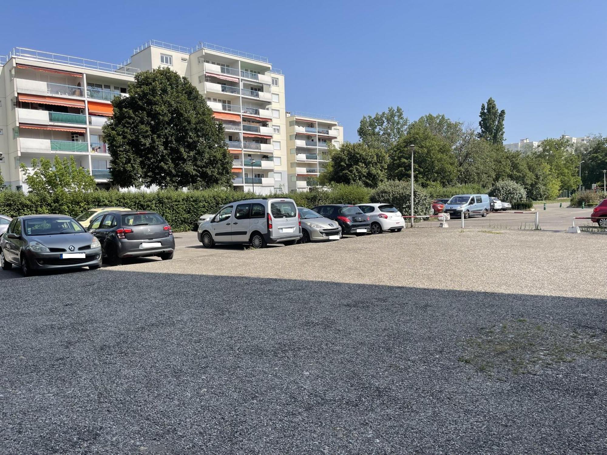 Votre Cocon Parfait A 9 Min D'Eurexpo Et 14 Min Groupama Apartment Saint-Priest  Exterior photo